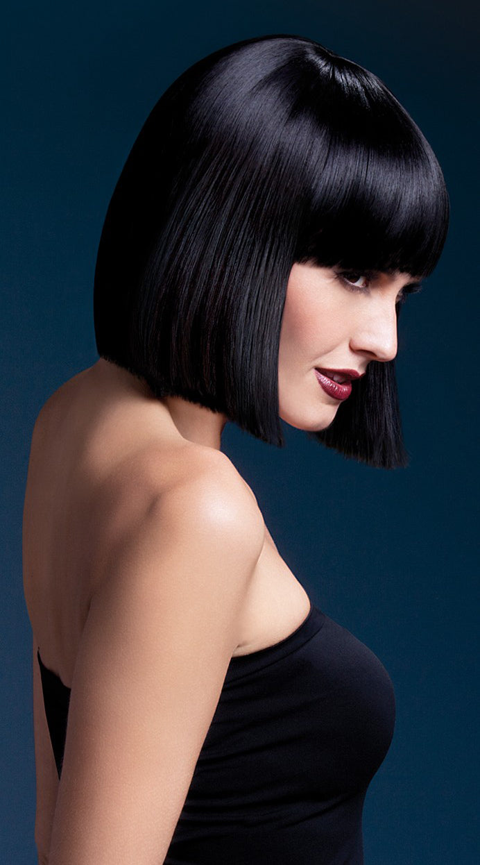 Midnight Temptress: Lola's Alluring Black Wig