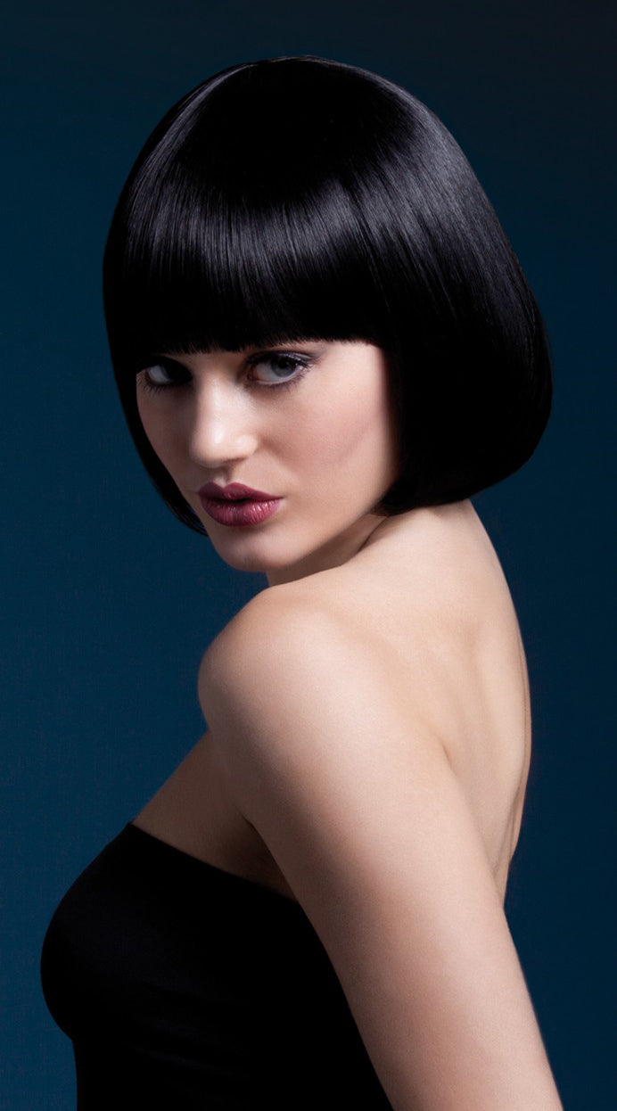 Seductive Mia: Enchanting Black Bob for Temptation