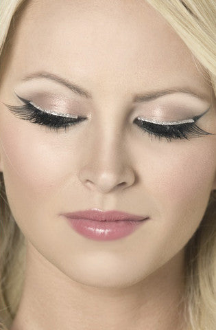 Gaze of Desire: Sparkling Black Temptation Lashes